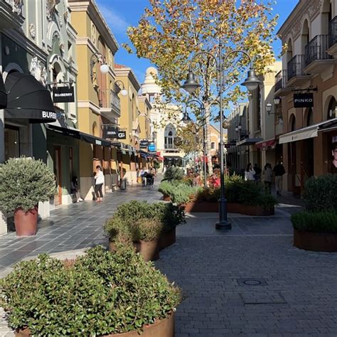 las rozas longchamp|Longchamp, Calle Juan Ramon Jimenez 3 Las Rozas Village, .